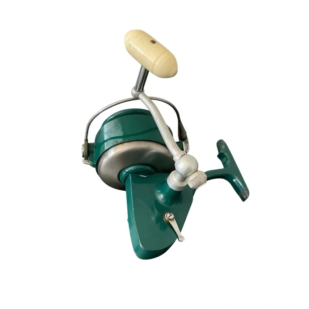 Vintage Green Fishing Reel - Picture 4 of 4